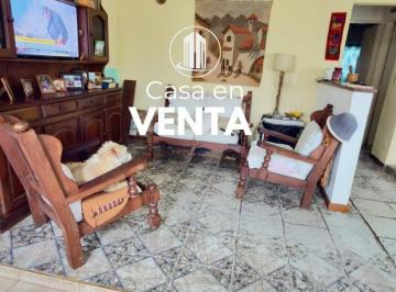 Casa · 100m² · 5 Ambientes · 2 Cocheras · Vendo. Casa en Calle Musetti. Concordia, Er.