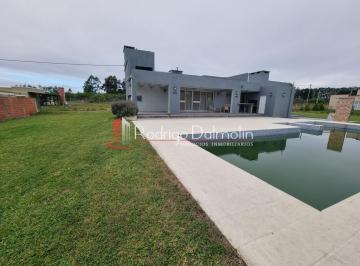 Casa · 200m² · 3 Ambientes · 2 Cocheras · Vendo. Casa en Barrio Cerrado. Estancia Grande, Er.