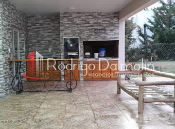 Casa · 200m² · 3 Ambientes · 2 Cocheras · Vendo. Casa en Barrio Cerrado. Estancia Grande.