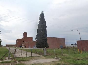 Depósito · 10000m² · 50 Ambientes · 10 Cocheras · Venta Fábrica en Azul Prov. de Buenos Aires