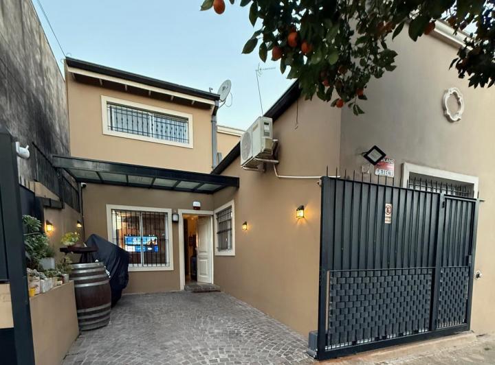Casa · 123m² · 4 Ambientes · 1 Cochera