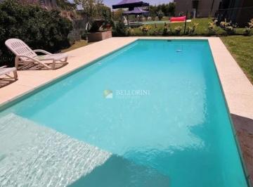 Casa · 105m² · 4 Ambientes · 6 Cocheras · Alquiler Temporal - Hermosa Casa en San Ramiro - Pilar del Este