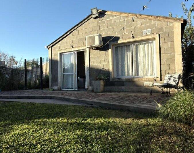 Casa · 400m² · 2 Ambientes · 1 Cochera