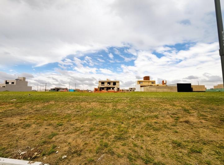 Terreno · 400m²