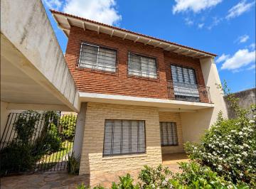 Casa · 132m² · 6 Ambientes · 3 Cocheras · Casa Venta 6 Ambientes A. Sourdeaux con Parrilla