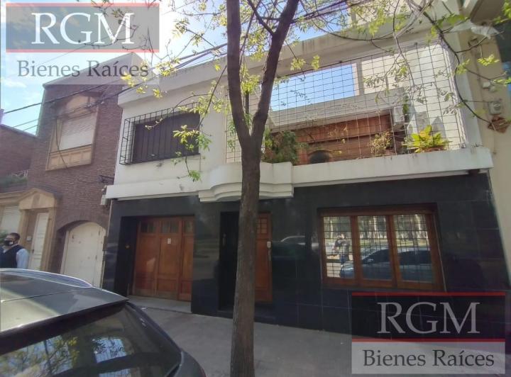 Casa · 270m² · 7 Ambientes · 1 Cochera