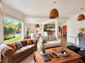 Casa · 140m² · 5 Ambientes · 2 Cocheras · Excelente Dúplex 05 Ambientes Tipo Casa con Pileta y Jardín Casas del Este Pilar del Este