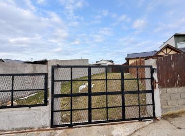 PH · 64m² · 5 Ambientes · 2 Cocheras · PH con Gran Patio en Venta, Ushuaia, 5 Ambientes