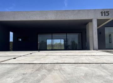 Casa · 182m² · 5 Ambientes · 6 Cocheras · Casa en Venta de 5 Ambientes a La Laguna en San Sebastian, Area 10, Pilar, Gba Norte. Apta Credito