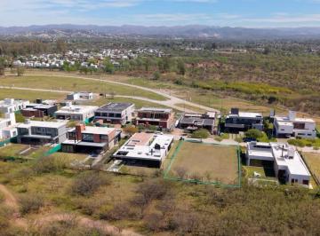 Terreno · 830m² · Venta Lote Piana Valle Escondido 830 m²