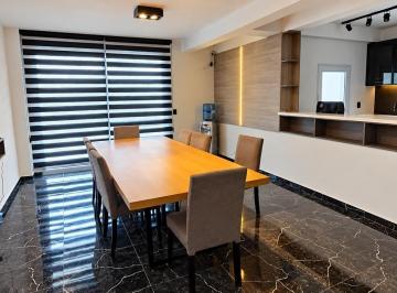 Casa · 260m² · 7 Ambientes · 1 Cochera · Casa en Venta 3 Dorm Comarca de Allende. moderna y Funcional