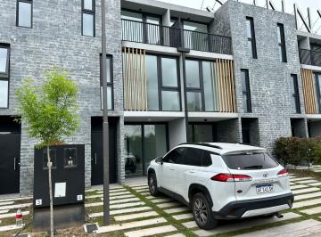 Casa · 127m² · 4 Ambientes · 1 Cochera · Casa en Tigre