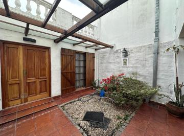 Casa · 244m² · 7 Ambientes · 2 Cocheras · En Venta Casa con Pileta y Galeria