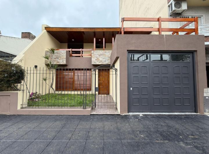Casa · 273m² · 5 Ambientes · 3 Cocheras