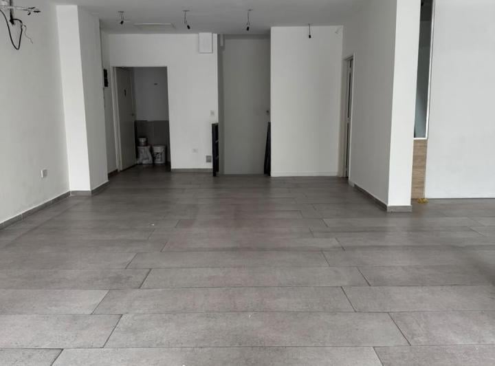 Local comercial · 130m² · 2 Ambientes