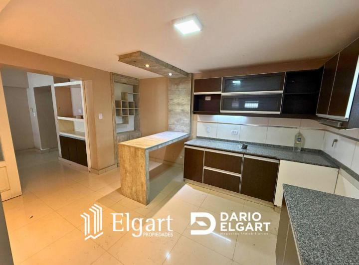 Casa · 300m² · 9 Ambientes · 3 Cocheras