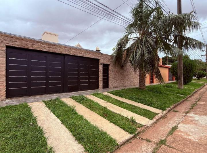 Casa · 80m² · 4 Ambientes · 2 Cocheras