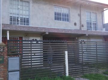 PH · 240m² · 3 Deptos. en PH. Juntos o Separados