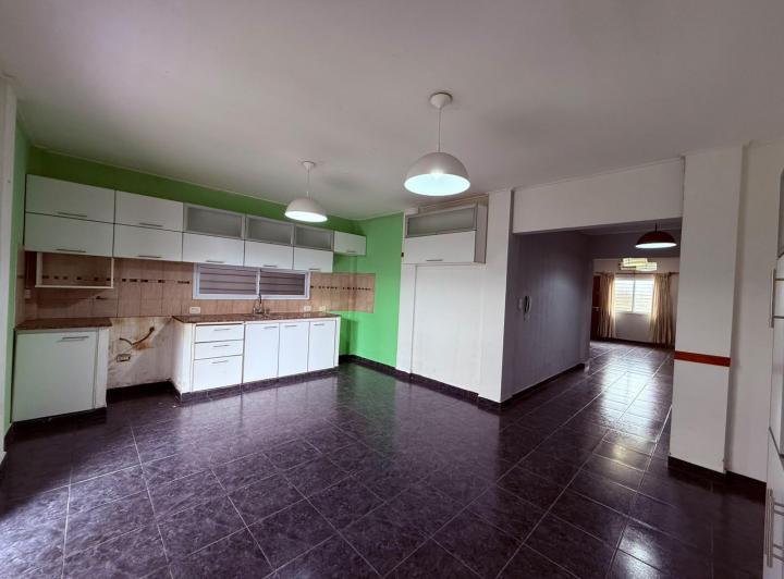 Departamento · 80m² · 4 Ambientes · 1 Cochera