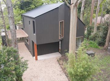 Casa · 80m² · 4 Ambientes · 2 Cocheras · Venta de Casa de Dos Dorm., Tandil.