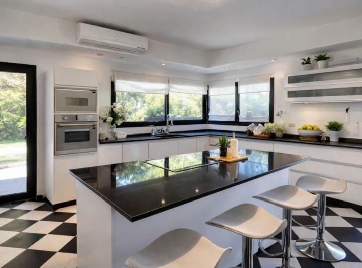 Casa · 280m² · 9 Ambientes · 4 Cocheras