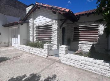 Casa de 5 ambientes, Bahía Blanca · Casa Reciclada a Nueva en Paraguay Al 500