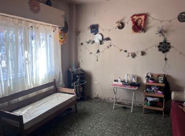 Casa · 131m² · 4 Ambientes · Casa Para Demoler o Reciclar en Venta en La Tablada