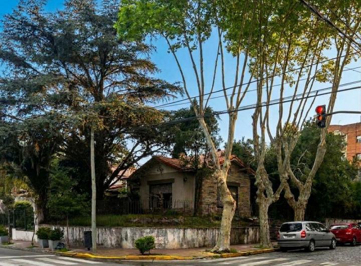 Casa · 135m² · 4 Ambientes · 2 Cocheras