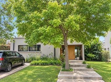 Casa · 191m² · 5 Ambientes · 1 Cochera · Casa en Venta en La Comarca, General Pacheco, Tigre