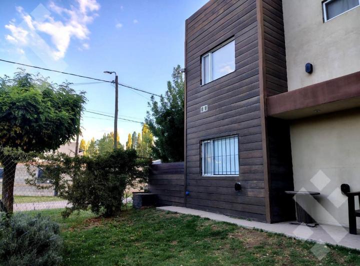 Casa · 56m² · 5 Ambientes · 1 Cochera