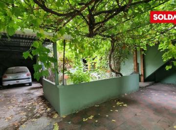 Casa · 168m² · 6 Ambientes · 5 Cocheras · Casa en Venta - Lote Propio - 2 Viviendas