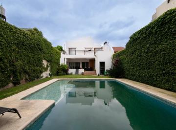 Casa · 247m² · 5 Ambientes · 1 Cochera · Casa en Venta en Villa Devoto