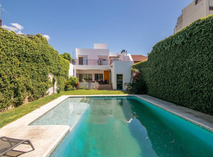 Casa · 247m² · 5 Ambientes · 1 Cochera