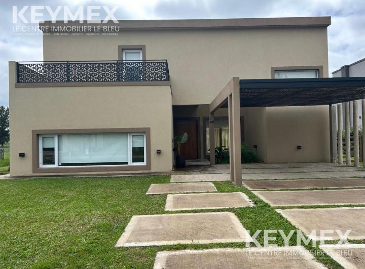 Casa · 180m² · 5 Ambientes · 1 Cochera
