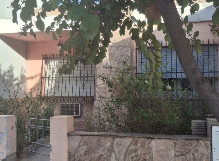 Casa · 144m² · 8 Ambientes · 1 Cochera