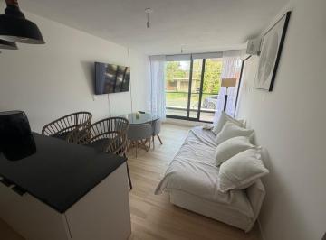 Departamento · 42m² · 2 Ambientes · 1 Cochera · Alquiler Temporario en Edificio Genova, Punta del Este