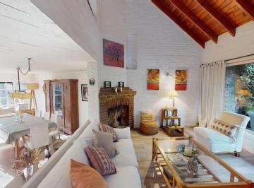 Casa de 3 ambientes, San Isidro · Espectacular Casa en La Horqueta