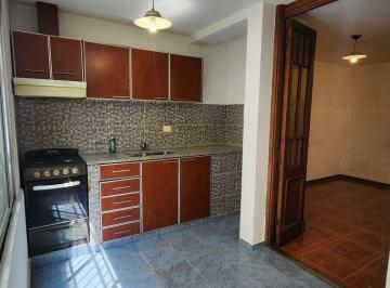 PH de 2 ambientes, Tres de Febrero · Departamento Tipo Casa por Pasillo Al Medio, 2 Ambientes con Pequeño Patio, Sin Expensas!
