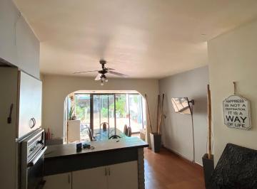 Casa de 3 ambientes, Liniers · Venta PH 4 Amb + Fondo Libre - Liniers