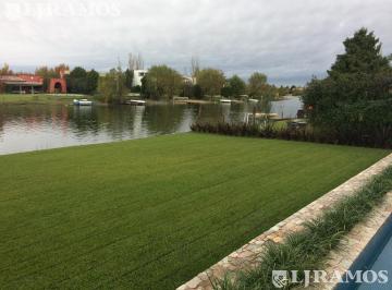 Casa · 435m² · 6 Ambientes · 2 Cocheras · Casa a La Laguna con 5 Dorm. en Venta en Santa Barbara