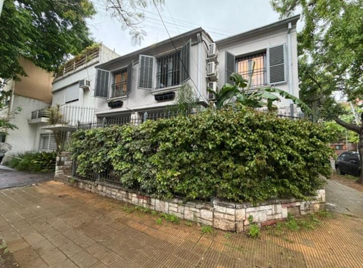 Casa · 130m² · 5 Ambientes · 1 Cochera