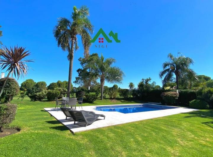 Casa · 398m² · 6 Ambientes · 2 Cocheras