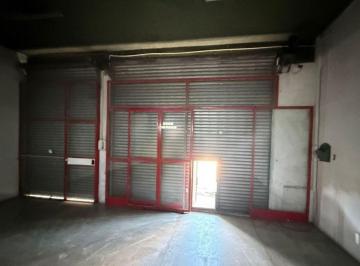 Local comercial · 75m² · Local Comercial con Dos Percianas y Marquesina