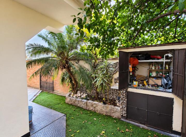 Casa · 100m² · 7 Ambientes · 1 Cochera