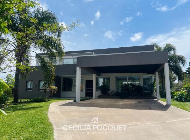 Casa · 340m² · 7 Ambientes · 2 Cocheras
