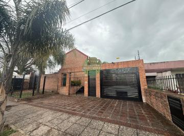 Casa · 100m² · 4 Ambientes · 1 Cochera · Casa en Alquiler Alto Verde - 3 Dorm. - Complejo Cerrado