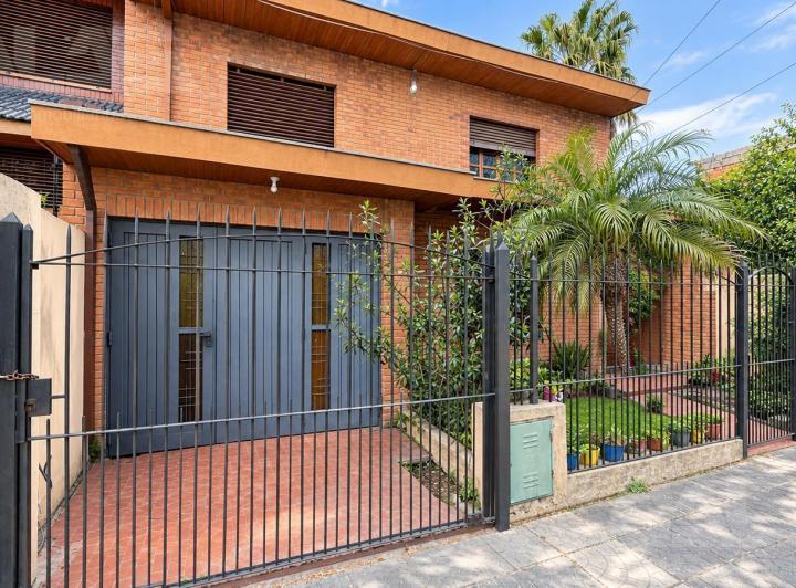 Casa · 228m² · 3 Ambientes · 1 Cochera