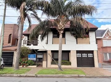 Casa · 360m² · 4 Ambientes · 2 Cocheras · Venta Casa 4 Ambientes Ramos Mejia - Zona Don Bosco