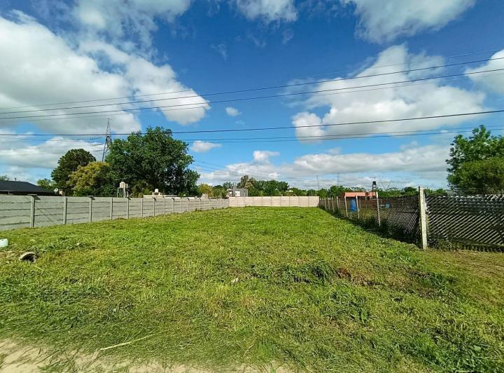 Terreno · 832m² · 3 Cocheras