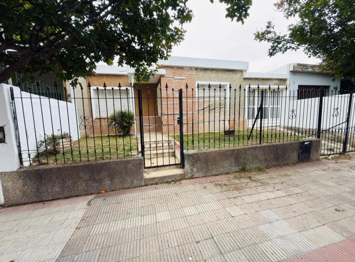 Casa · 115m² · 5 Ambientes · 1 Cochera